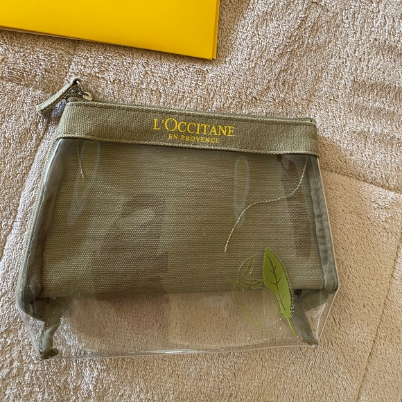 L’Occitane En Provence Cosmetic Bag & 3 Samples - Picture 5 of 5